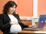 pregnant-woman-at-work
